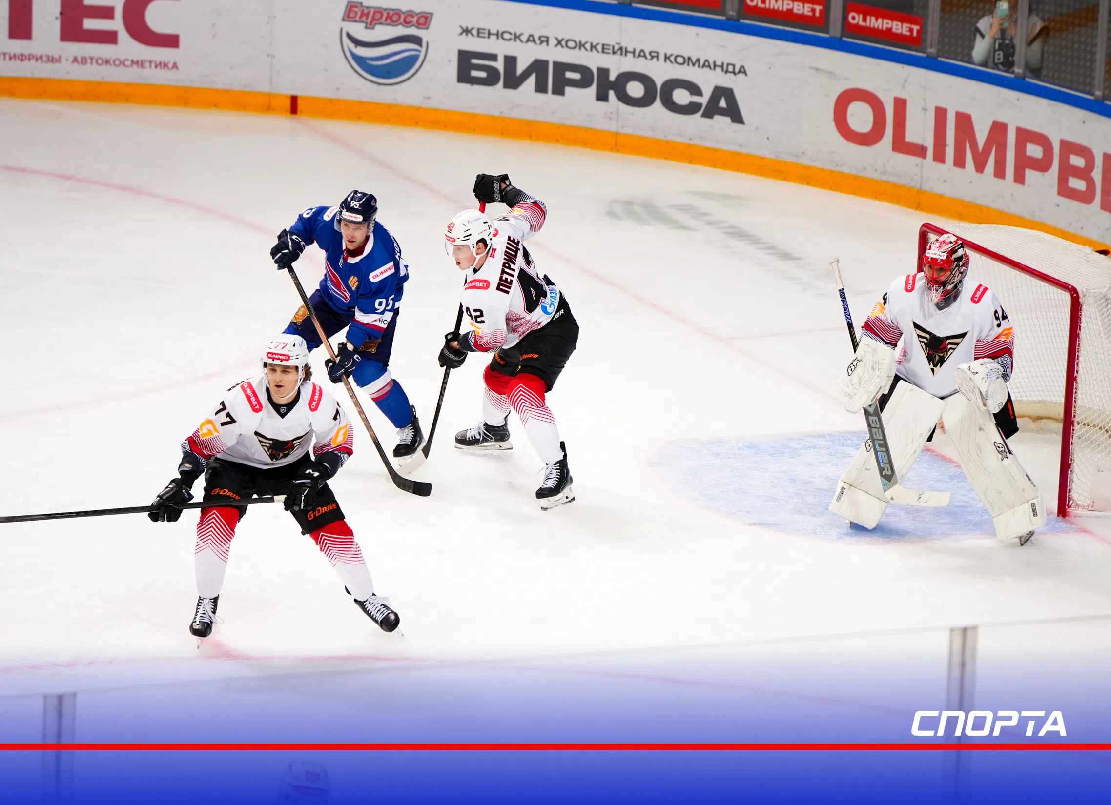 «Омские Крылья» разгромили «Сокол» в Красноярске 4:1